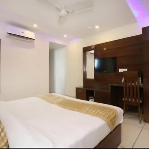 https://hotel-silver-palm.shimlahotels.net